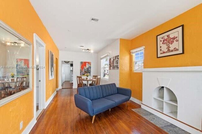 Building Photo - 646 33rd St