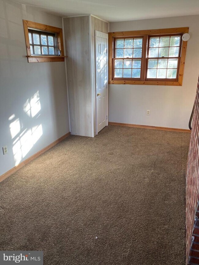 Building Photo - 274 Morrison Ave