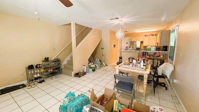 Foto del edificio - 2173 Timberwood Cir S