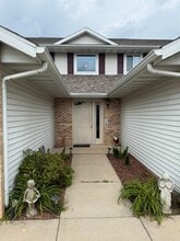 Building Photo - 601 W Blackhawk Dr