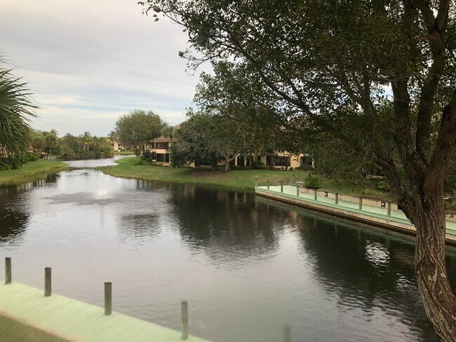 Foto del edificio - 16870 Island Cove Dr