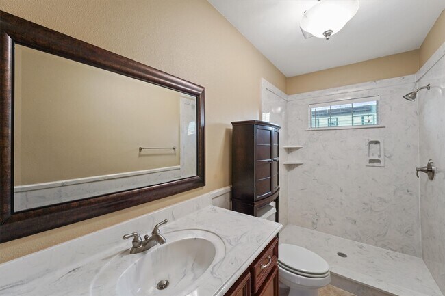 Foto del edificio - 1615 Airline Dr