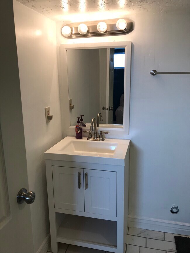 Bathroom - 815 N 100 E