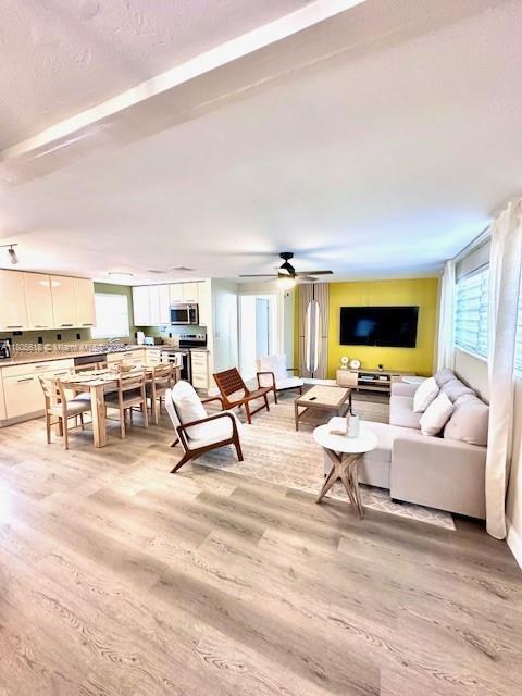 Foto del edificio - 5893 Williamson Rd