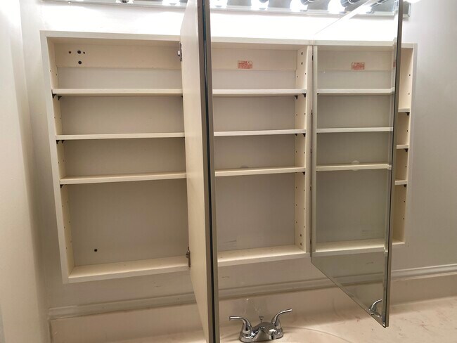 Bedroom storage - 432 Girard St