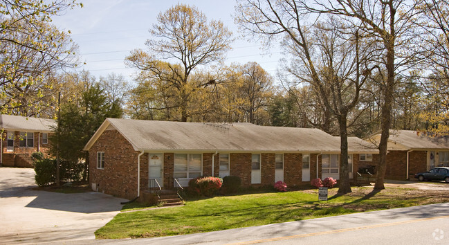 Building Photo - Mitchell Road Duplex Apartments