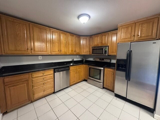 Foto del edificio - 1321 Worcester Rd