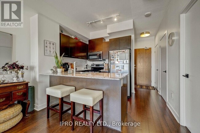 Building Photo - 360-1360 Square One Dr