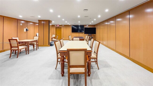 Foto del edificio - 19667 Turnberry Way