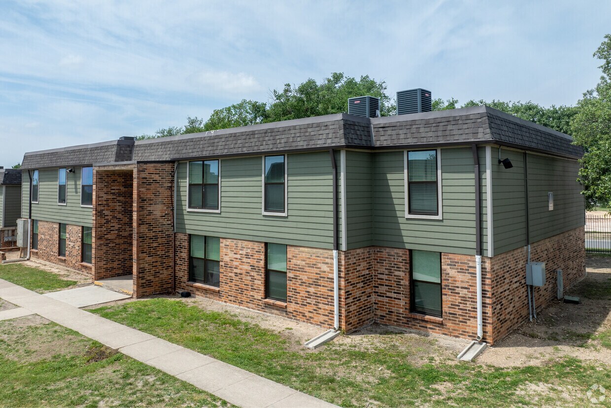 Primario - Renata Square Apartments