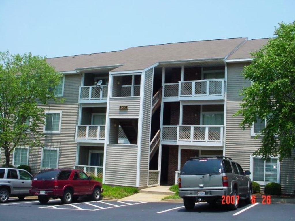 220 Elm St Unit 204, Clemson, SC 29631 Condo for Rent in Clemson, SC