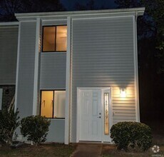 Building Photo - 131 Candlebrook Dr