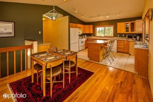 Building Photo - 5387 Vicmar Dr
