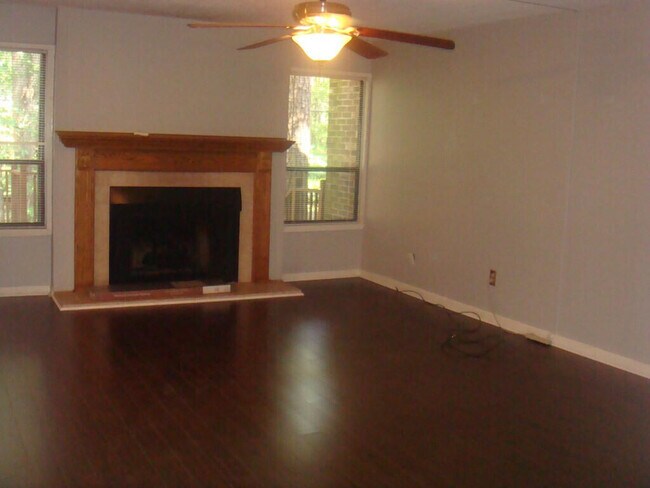 Foto del edificio - 3508 Prestwick Dr