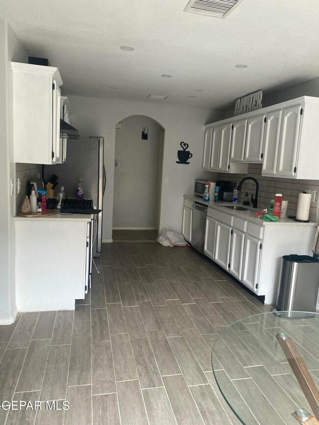 Building Photo - 3280 Mike Godwin Dr