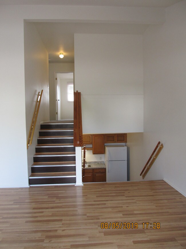 Foto del edificio - 409-411 Hayes Ave