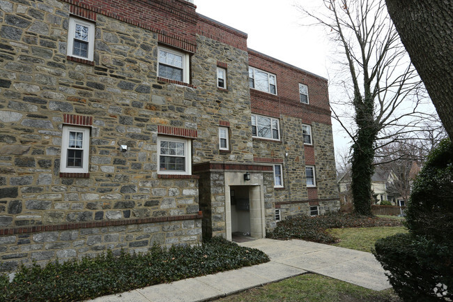 Foto del edificio - Woodside Court Apartments