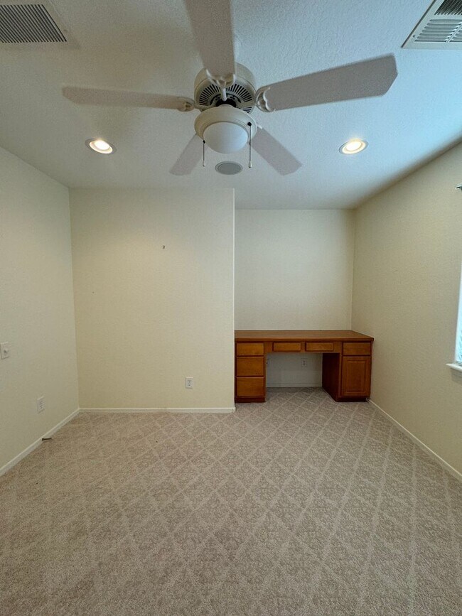 Building Photo - 3 BD + DEN IN MCCARTNEY RANCH IN CASA GRANDE