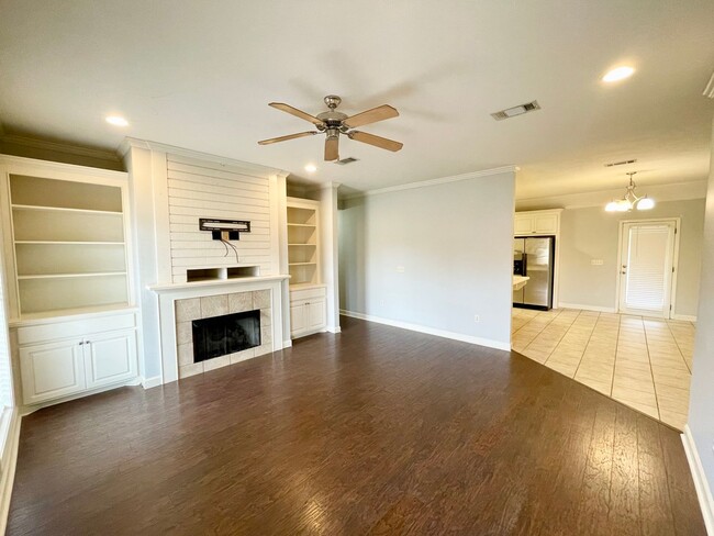 Building Photo - 3/2 For Rent in Farmington Station!