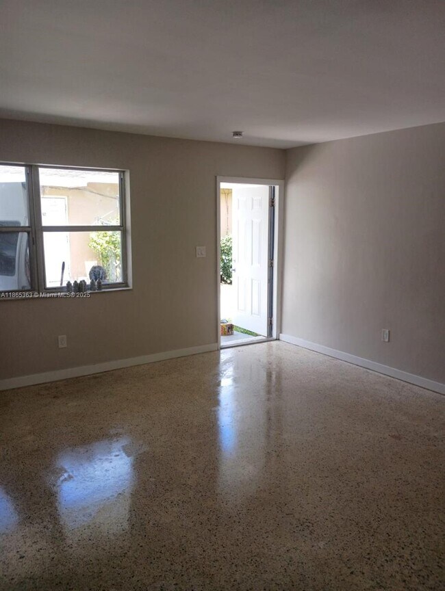 Foto del edificio - 1140 NW 9th St