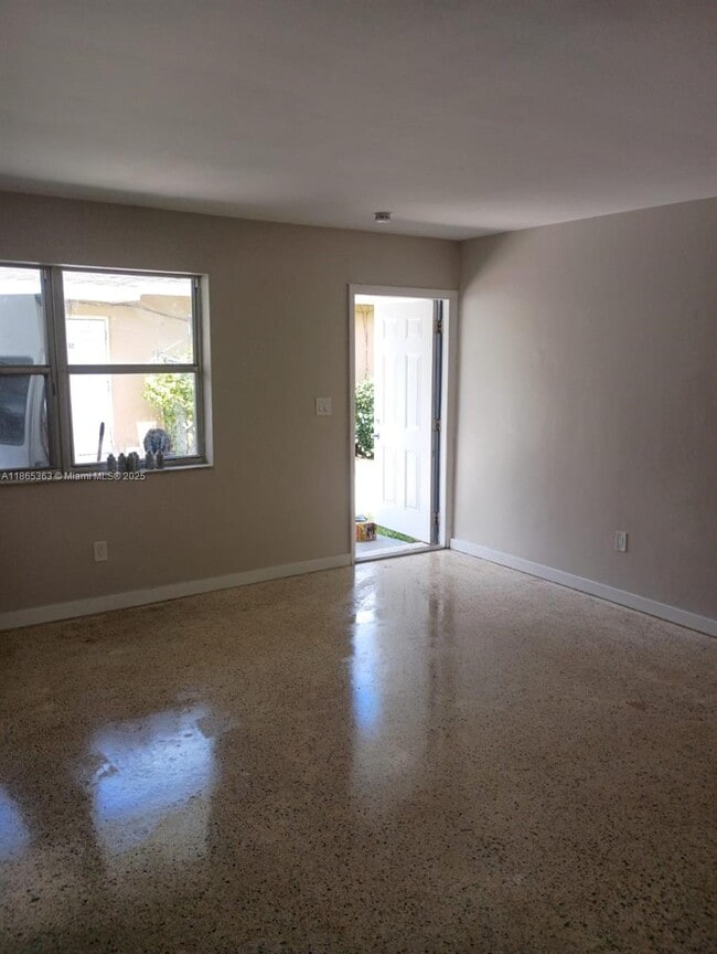 Building Photo - 1140 NW 9th St