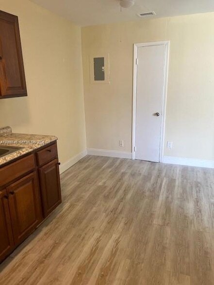 Foto del edificio - 2155 NW 71st St