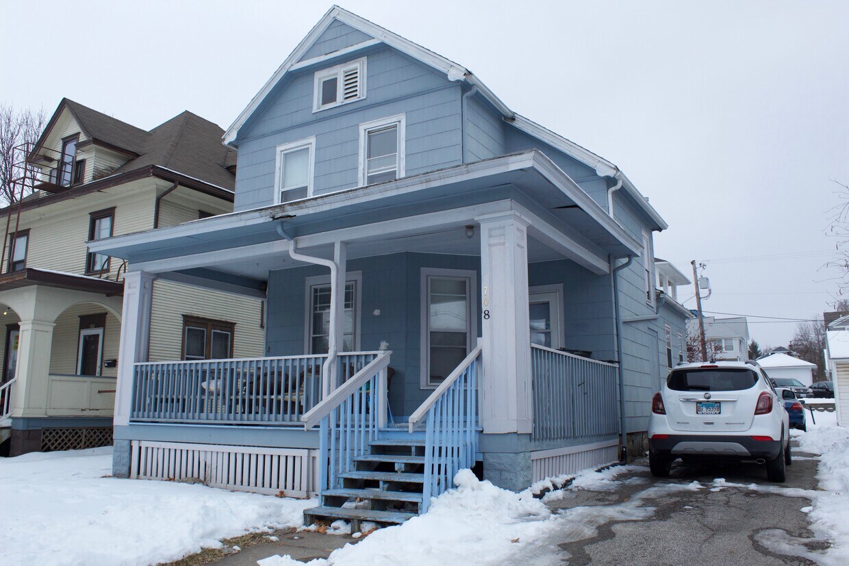 Primary Photo - 708 Iowa Ave