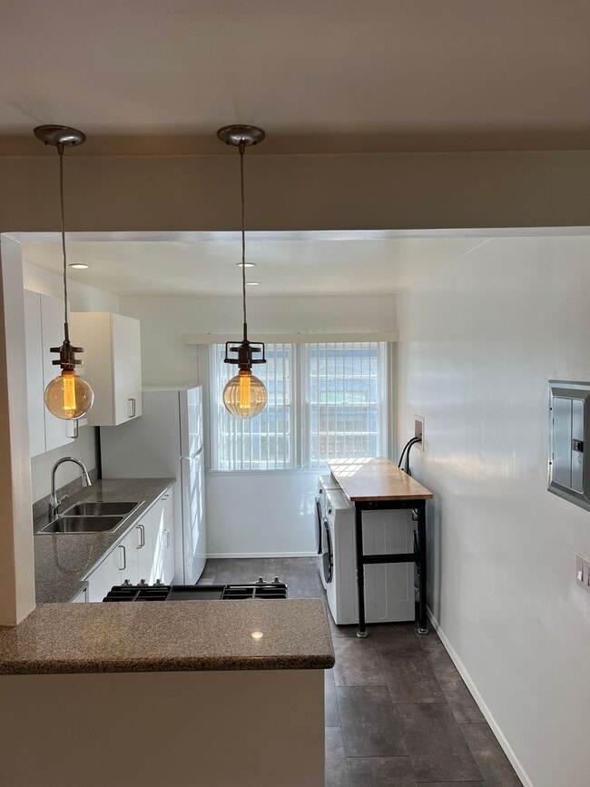 Building Photo - 4741 N Figueroa St