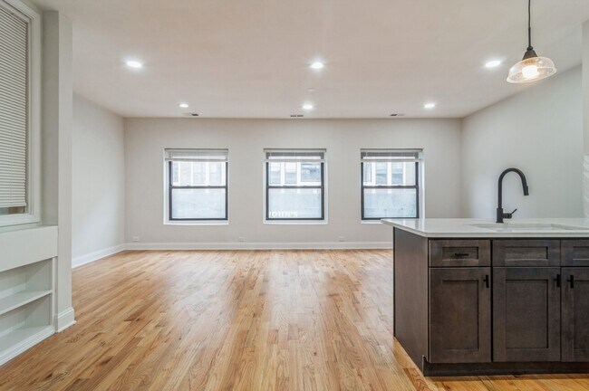 Foto del edificio - 4022 N Milwaukee Ave