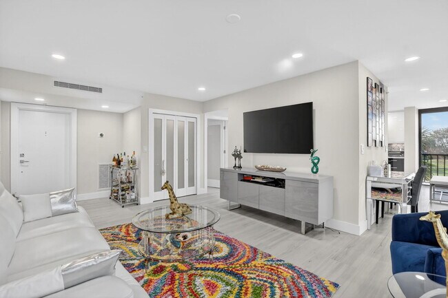 Foto del edificio - 7802 Lakeside Blvd