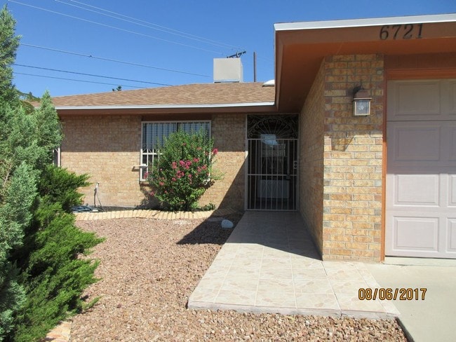 Building Photo - 6721 Villa Hermosa Dr