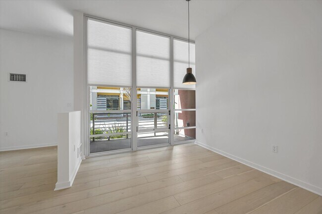 Foto del edificio - 325 Berry St