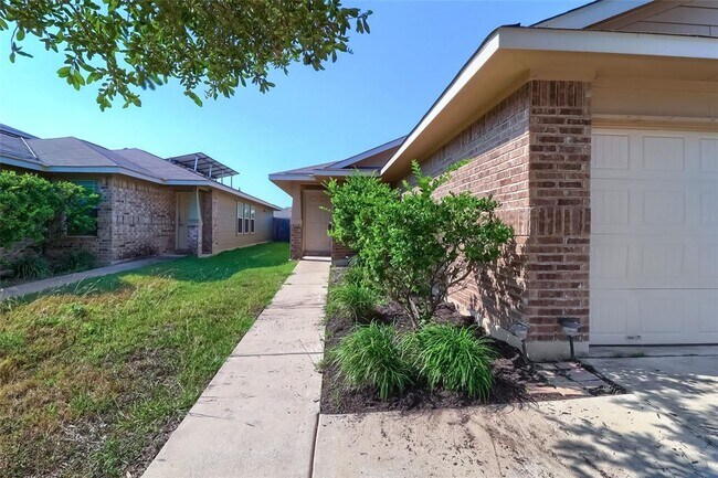 Foto del edificio - 3308 Barksdale Dr
