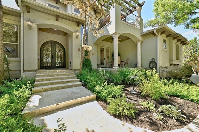 Building Photo - 1005 Ottawa Dr