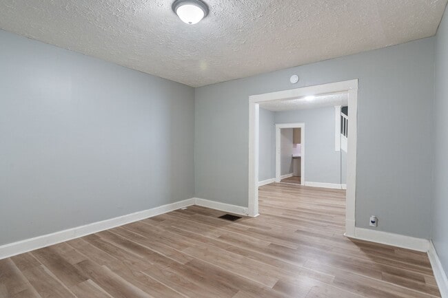Building Photo - Updated and Move-In Ready 3-Bedroom Home