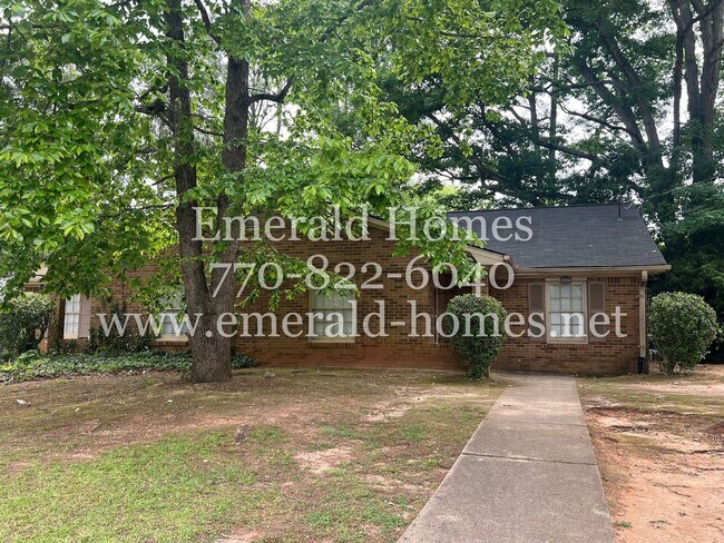 Building Photo - 406-408 Charleston Lane