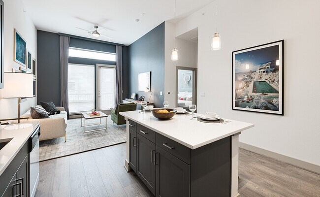 Foto del edificio - One Bedroom Sanctuary: Your Tranquil Urban...