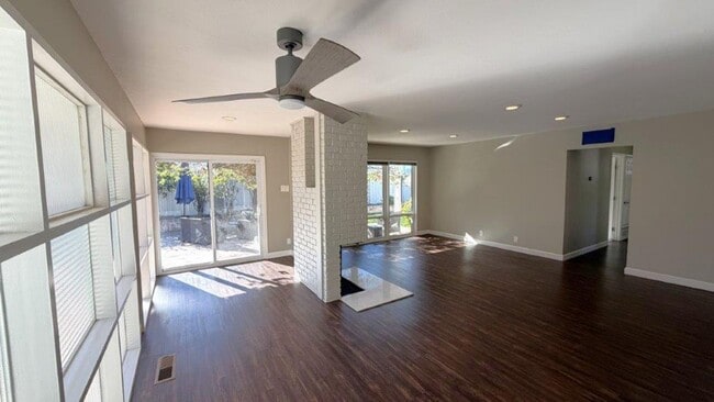 Building Photo - Concord, Nicely remolded 3 bedroom, 3 bathroom home w/ 2 car garage and Tesla solar system