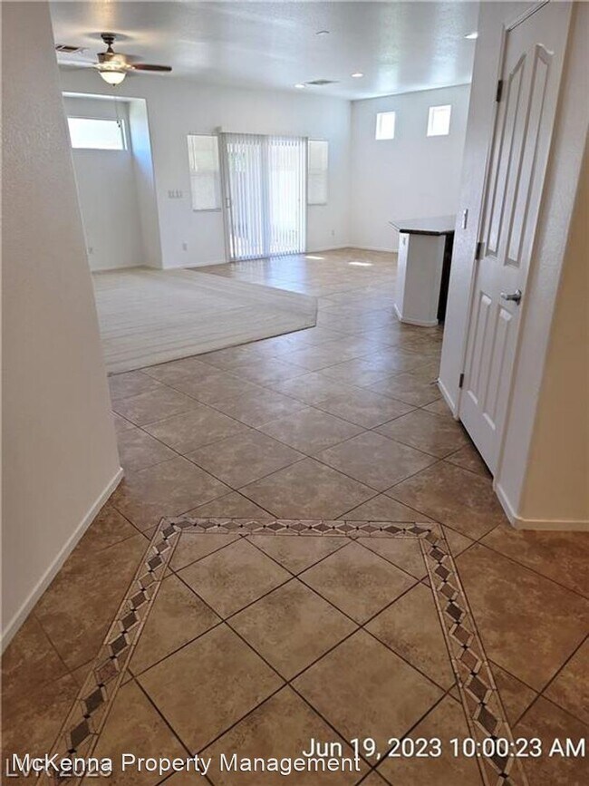 Building Photo - 3 br, 2 bath House - 128 Crystal Sunset Ct