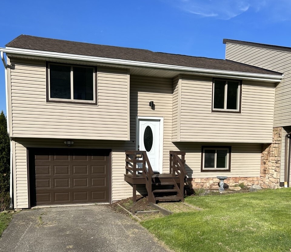 121 Sassafras Dr, Washington, PA 15301 Townhome Rentals in Washington