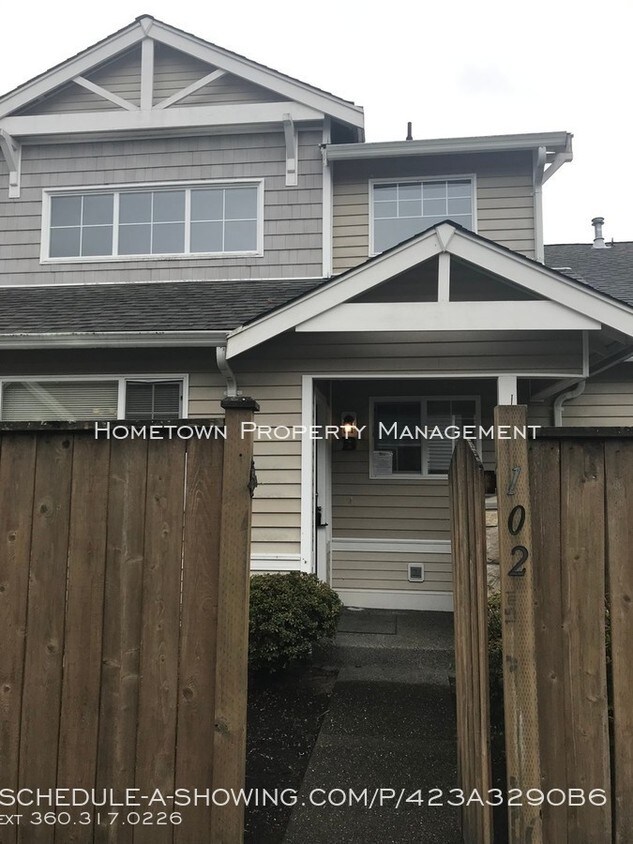 Primary Photo - Westside Townhome in Grasslake Village