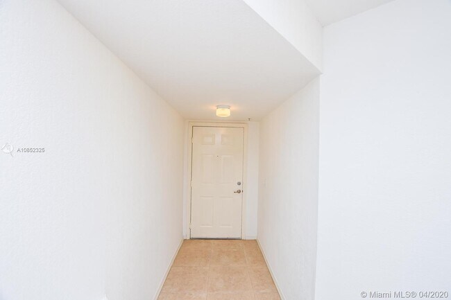 Foto del edificio - 13780 NE 3rd Ct