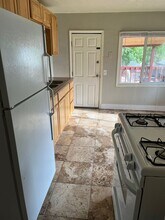 Building Photo - 1436 Swan St