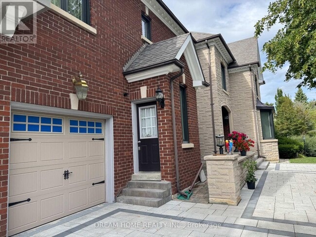 Building Photo - 2 Cortina Ct