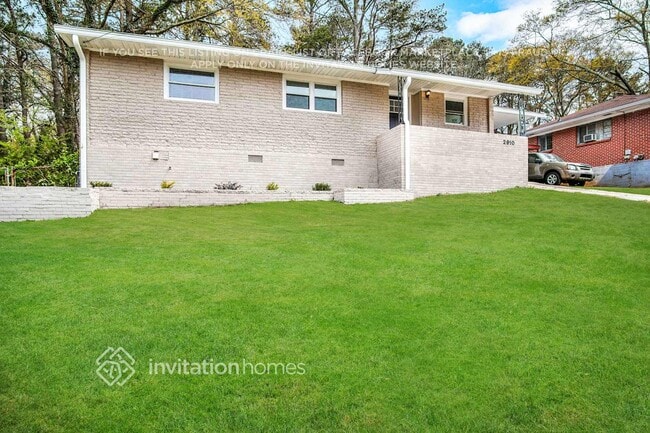 Building Photo - 250 Founders Ln