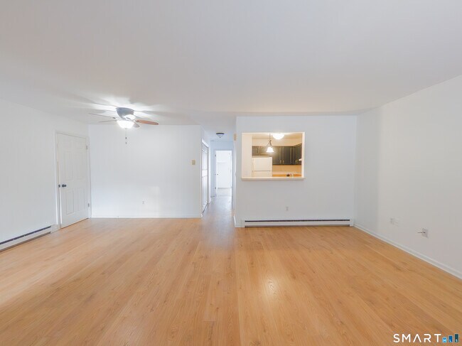 Foto del edificio - 8 Rose Ln