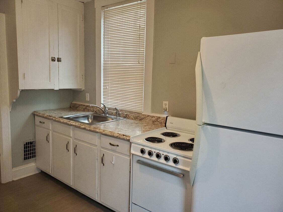 Primary Photo - 310 W James St