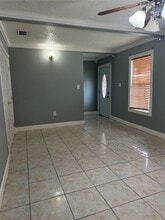 Building Photo - 917 Leonard St