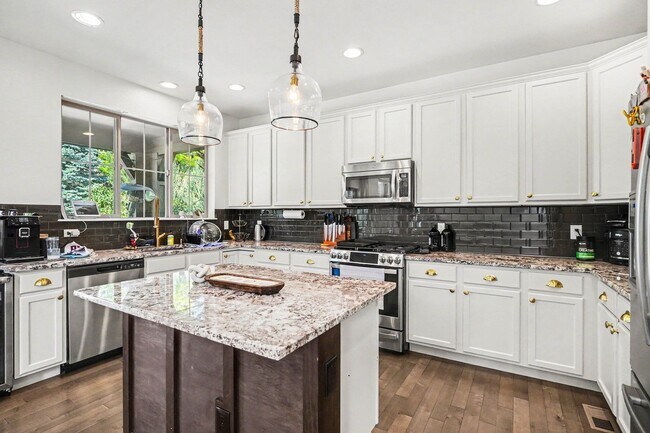 Building Photo - Live the Solterra Lifestyle in One of Lakewood's Most Coveted Communities!