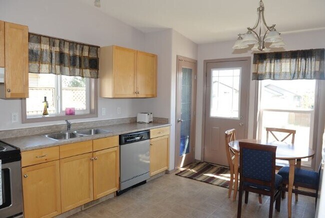 Photo du bâtiment - 9025 96 Ave